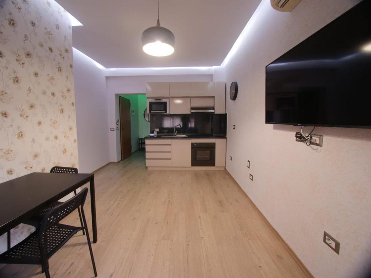 Hidden Gem In The Center Of Tirana 아파트 외부 사진